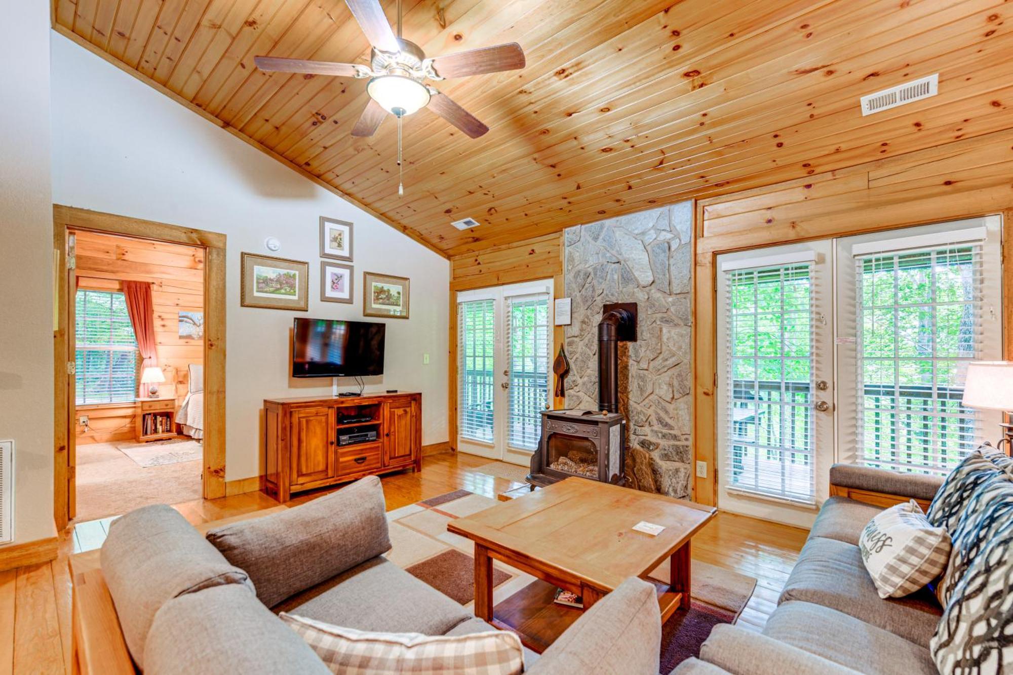 Serene Maggie Valley Retreat With Deck And Hot Tub! Zewnętrze zdjęcie