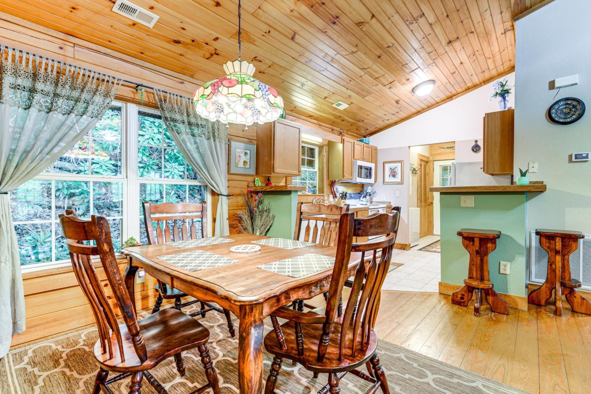 Serene Maggie Valley Retreat With Deck And Hot Tub! Zewnętrze zdjęcie